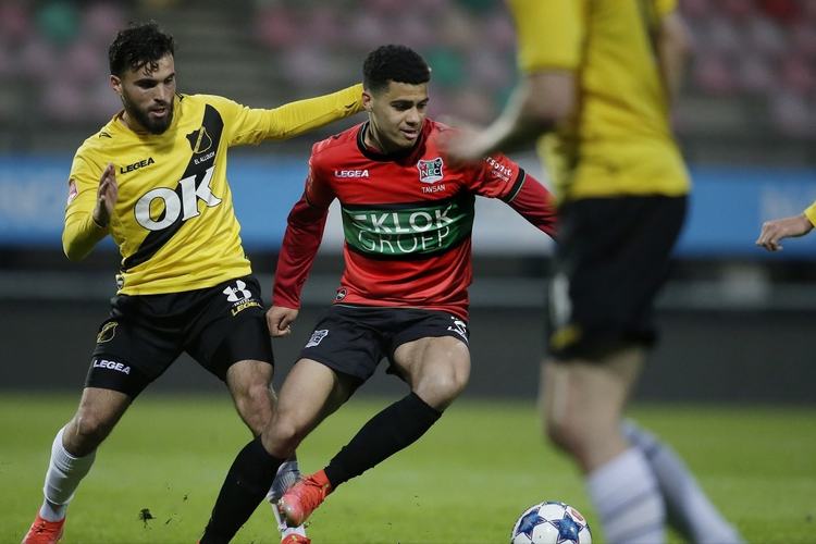 用一个令人 用一个令人